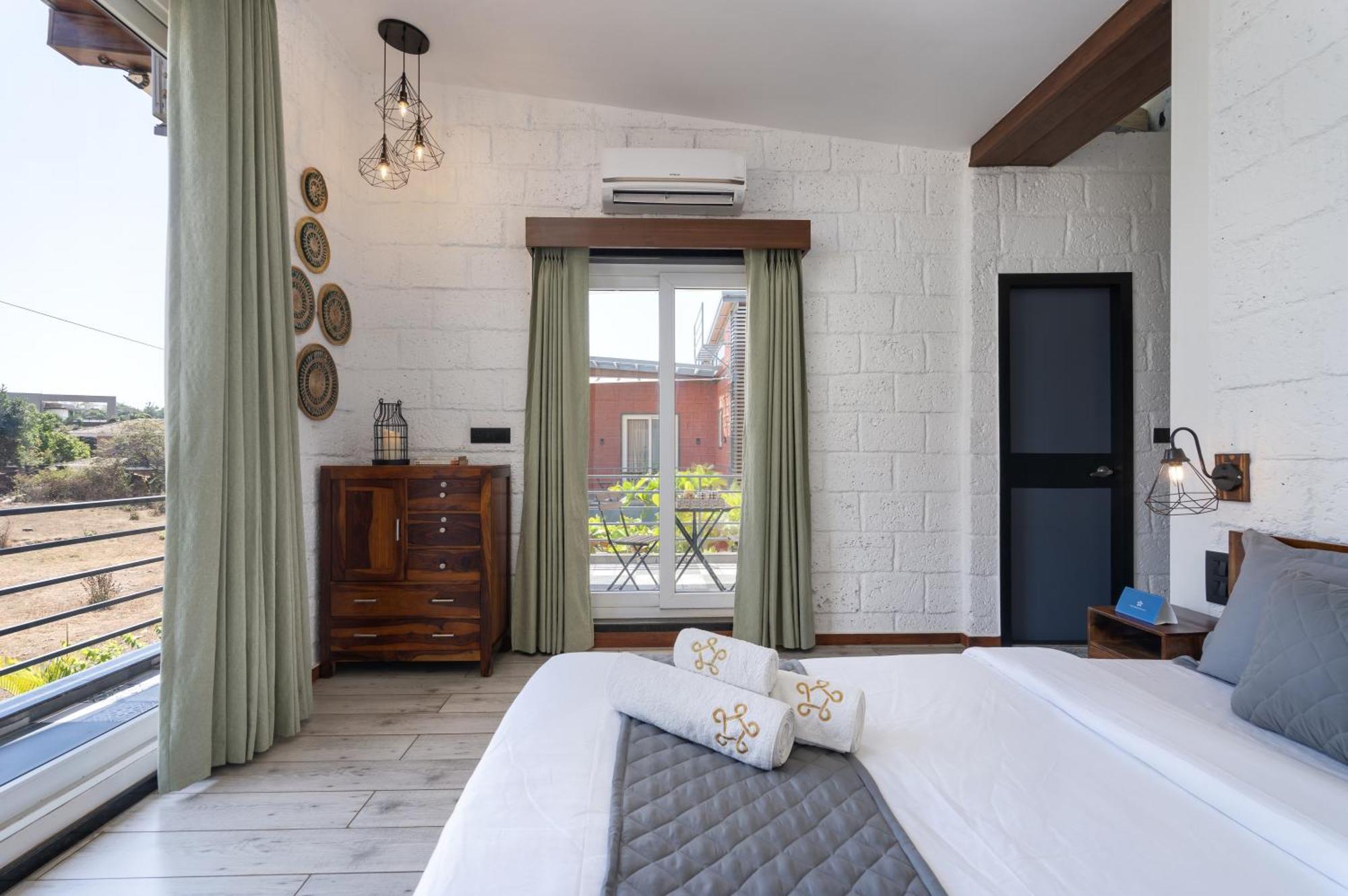 Saffronstays Calvin - 3 Bedroom Pool Villa In 罗纳瓦拉 外观 照片