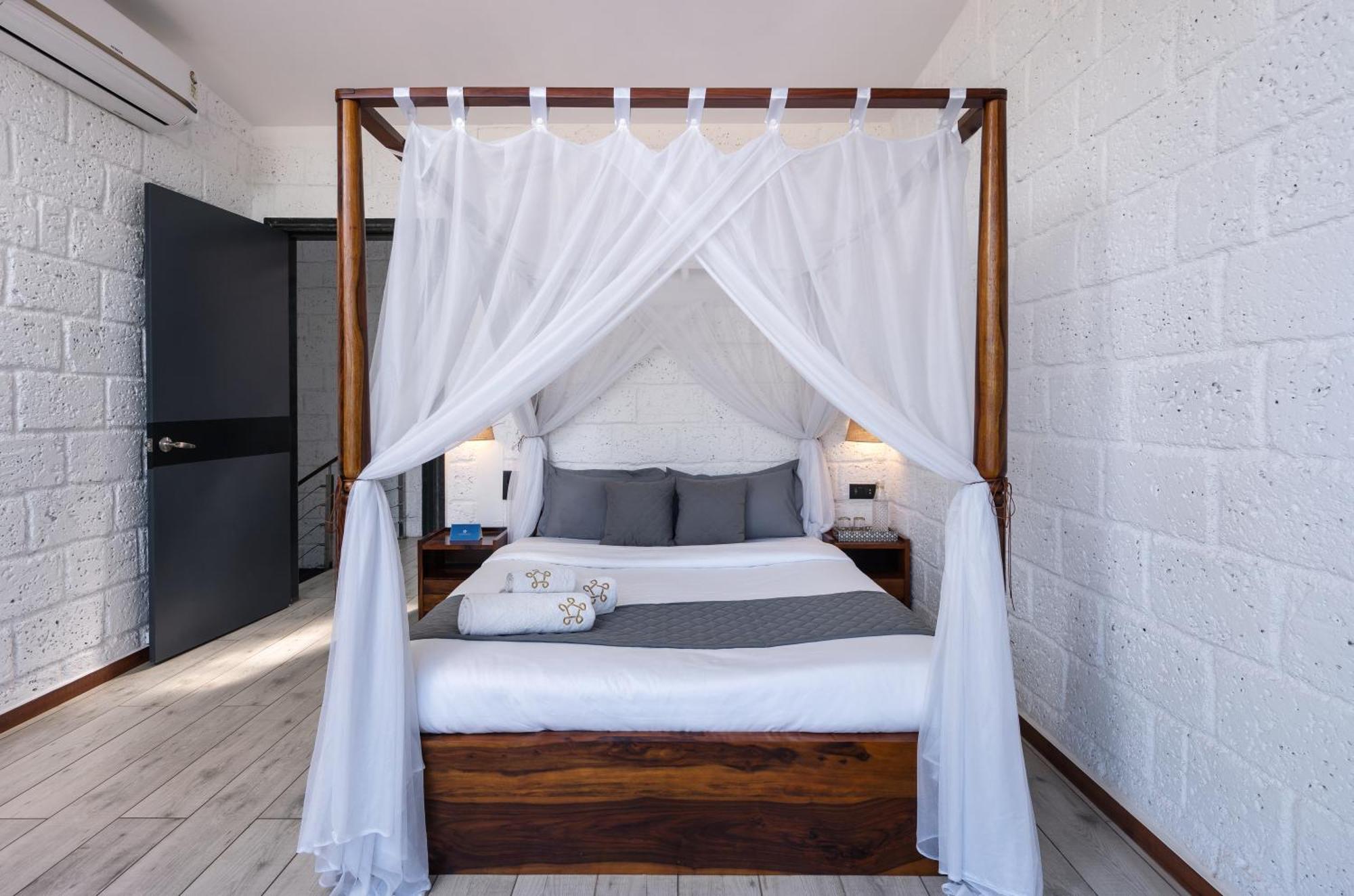 Saffronstays Calvin - 3 Bedroom Pool Villa In 罗纳瓦拉 外观 照片